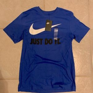 Nike T shirt small